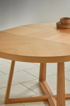 Belgrave Oval 4 to 6 Seater Extending Dining Table*MADE.COM Outlet