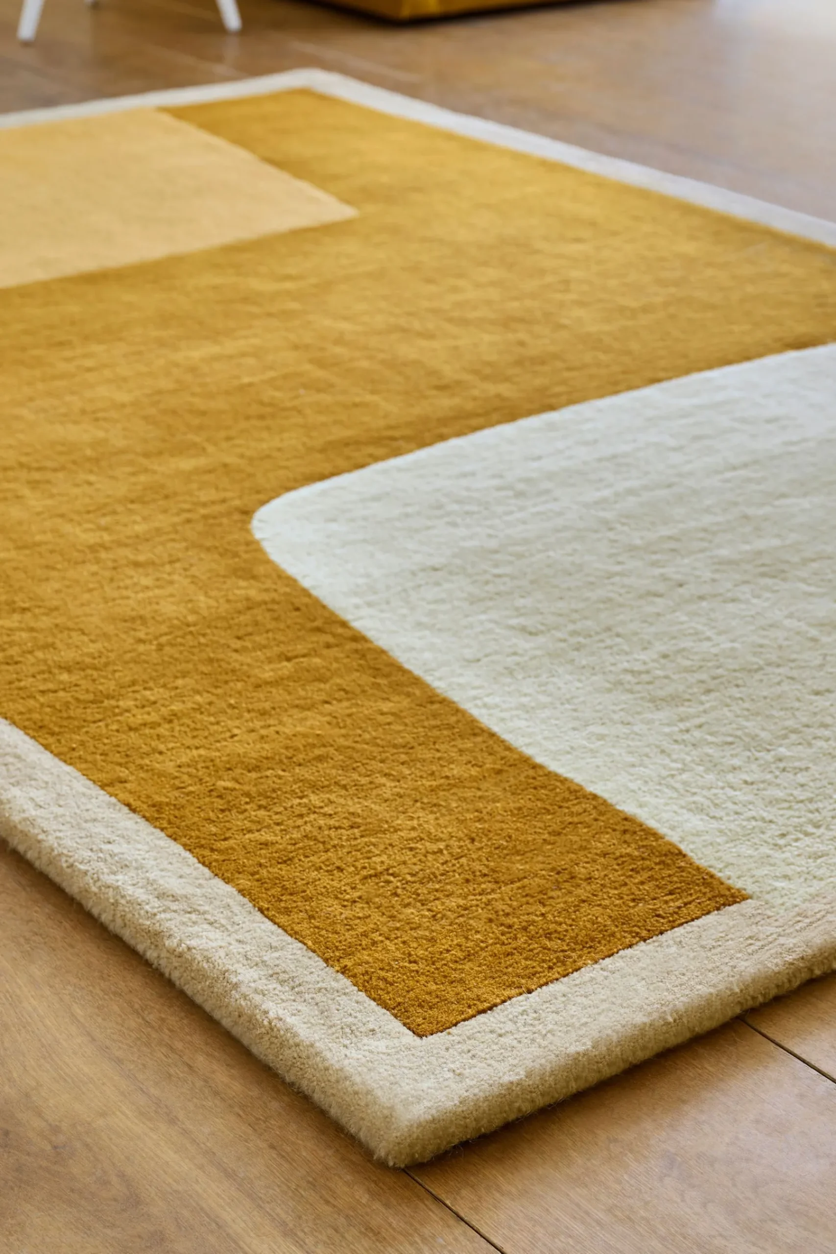 Abstract Wool Rug*Jasper Conran London Hot