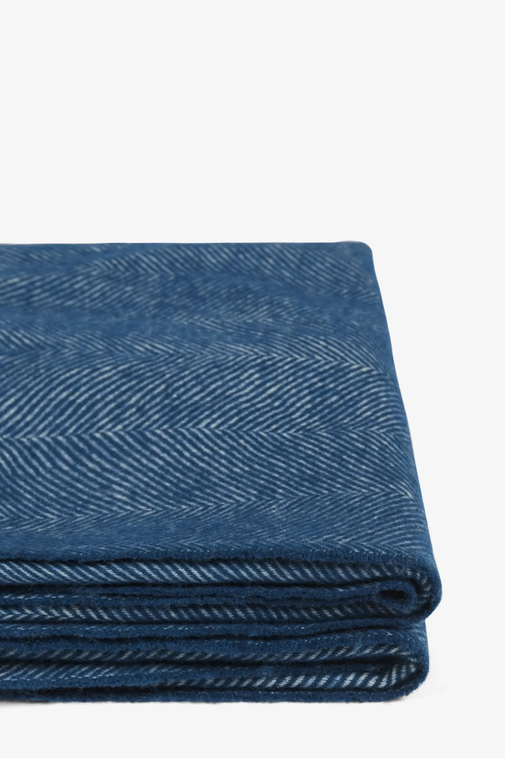 Lambswool Herringbone Throw*Jasper Conran London Online