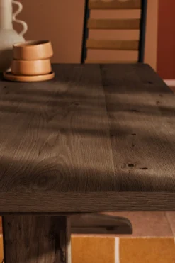 Quinn Dining Table*MADE.COM Hot