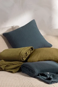 Lark 4 Layer Muslin Crinkle 100% Cotton Throw*Yard Clearance